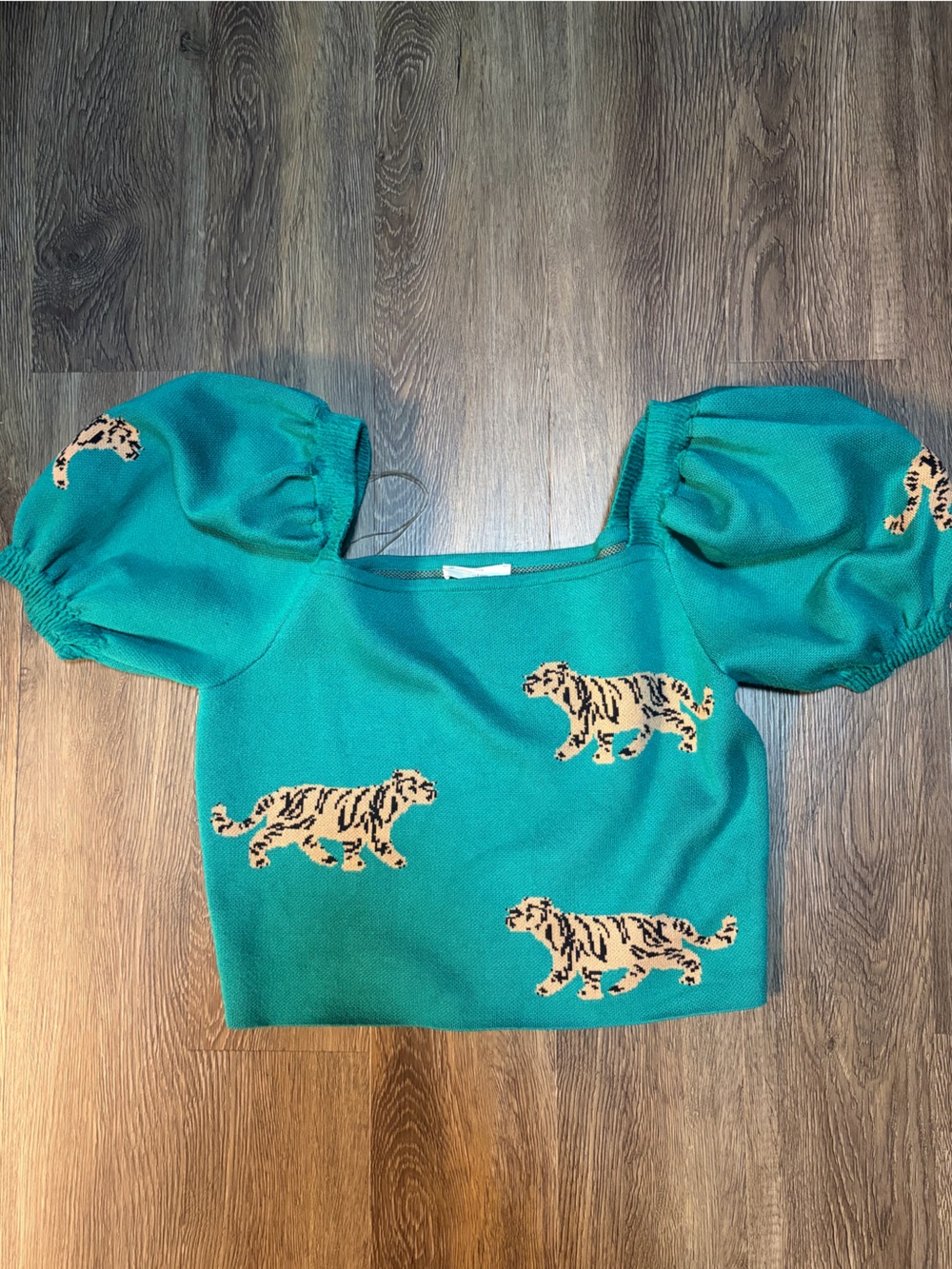 entro Teal Puff Sleeve Tiger Print Crop Top